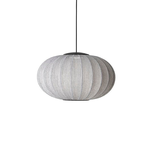 Oval loftlampe i sølv med glittertråde og sort ledning