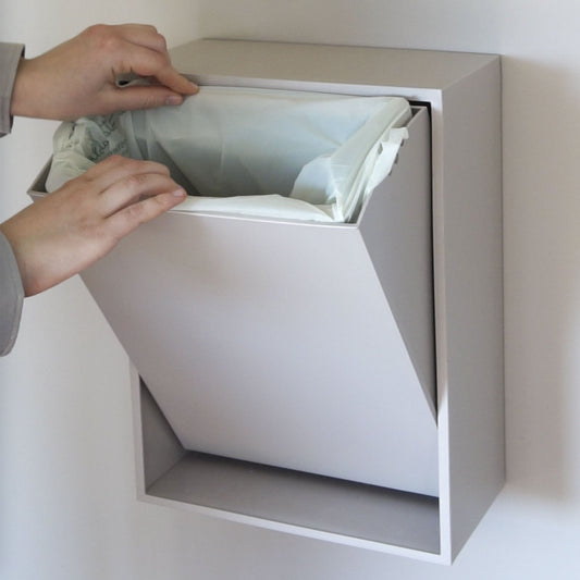 Livsstilsbillede vist hvordan plastik posen ser ud i en skraldespand fra recollector