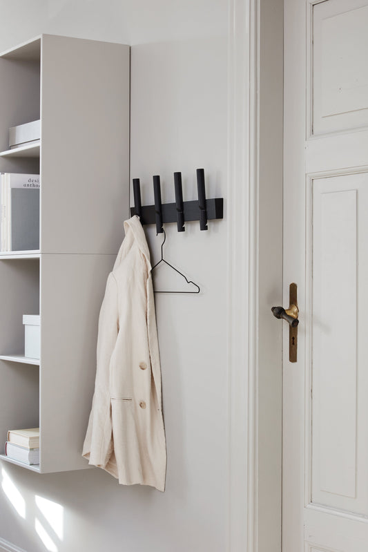 Sort knagerække fra We Do Wood