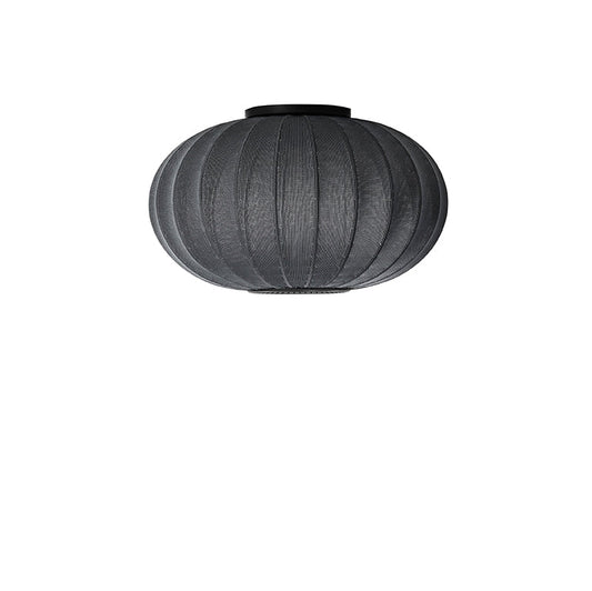 loftlampe i sort med sorte detaljer