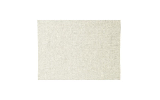 Kvadrastisk tæppe i beige